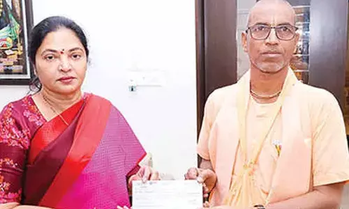 Vemireddy couple donates Rs 6L to Jagannath Rath Yatra