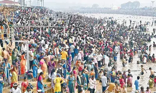 Sammakka to Arrive at Medaram Festival as Celebrations Peak