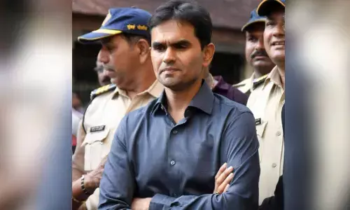 Delhi HC refuses to entertain Sameer Wankhede’s defamation plea against Netflix, SRK’s company