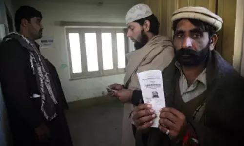 Afghan refugees in Pakistan want three-months time to return to Afghanistan