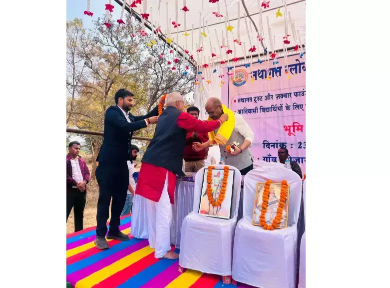 A. Aravindakshan, Jamuna Beeni Receive Tathagat Sahitya Samman in Delhi
