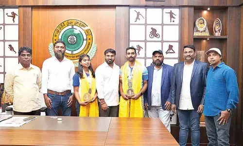 Sepak Takraw, ice skating players felicitated Sepak Takraw, ice skating players felicitated