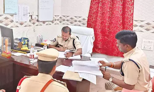 SP conducts annual inspection of Hindupur two town police station SP conducts annual inspection of Hindupur two town police station