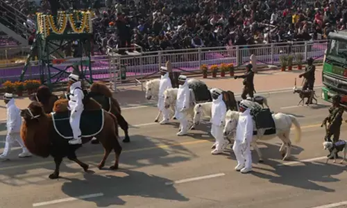 Indian Army chief honours Bactrian camels, Zanskari ponies