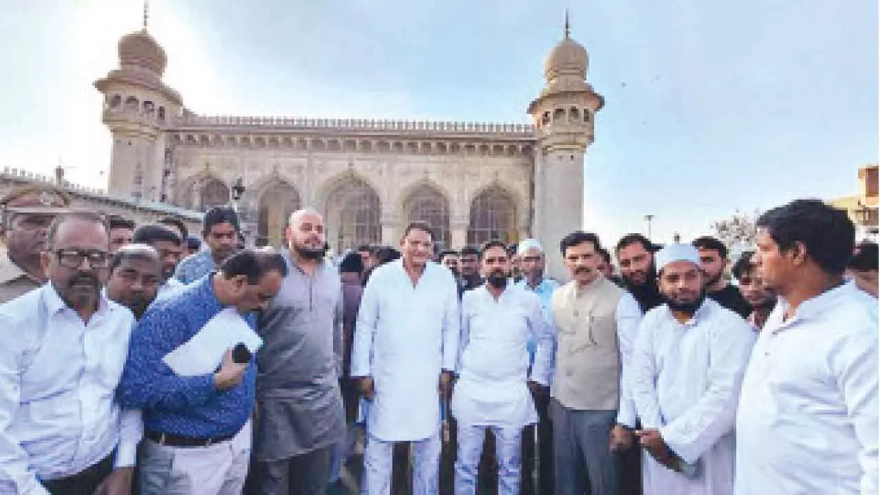 Delay in Mecca Masjid renovation triggers pre-Ramzan fury Delay in Mecca Masjid renovation triggers pre-Ramzan fury