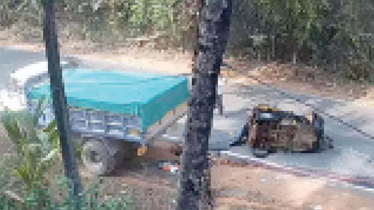 Speeding car kills auto rickshaw driver in hit-and-run Speeding car kills auto rickshaw driver in hit-and-run