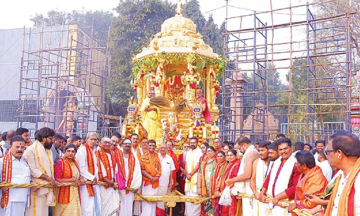 Srisailam devasthanam conducts Swarnarathotsavam with religious grandeur Srisailam devasthanam conducts Swarnarathotsavam with religious grandeur