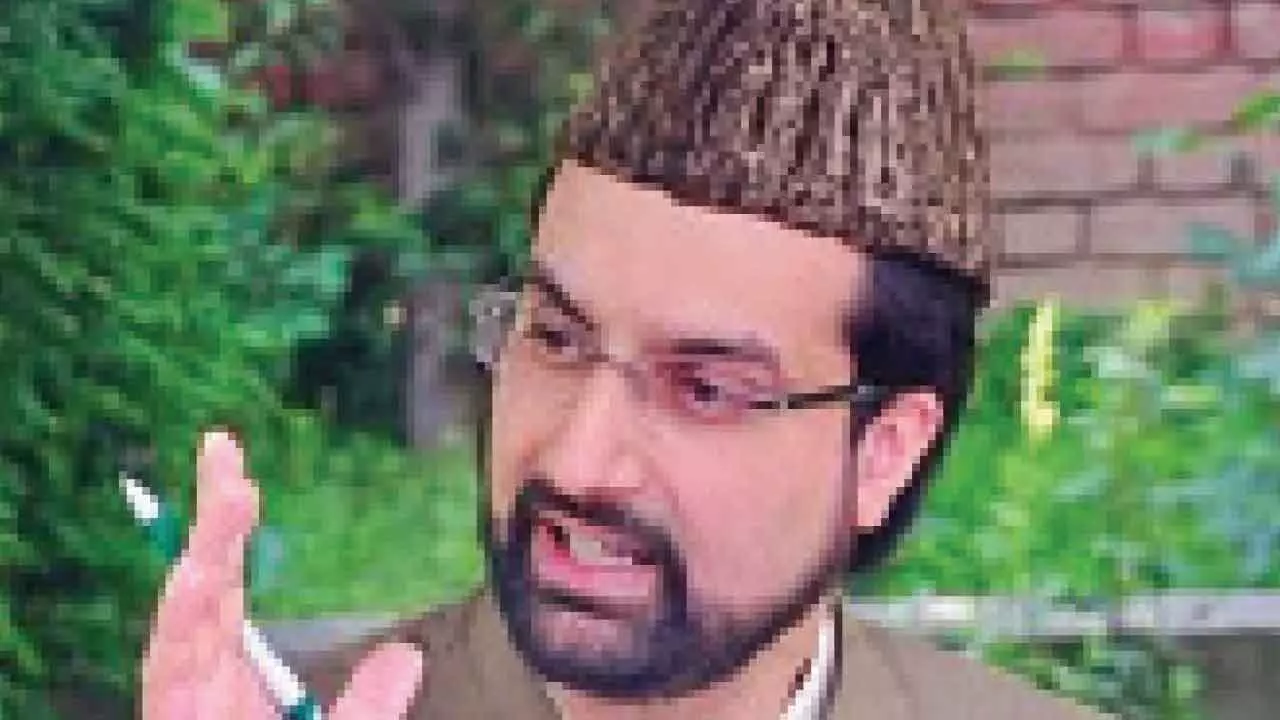 Attacks on Kashmiris must be stopped, says Mirwaiz Attacks on Kashmiris must be stopped, says Mirwaiz