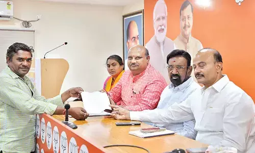 BJP MP receives public petitions BJP MP receives public petitions