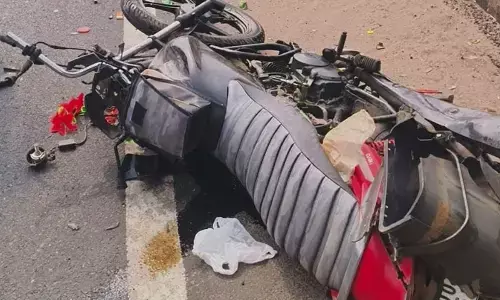 5 die as truck mows down 3 bikes in Berhampur