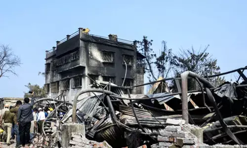 Amid all-round criticism, Bengal Police form SIT to probe fire mishap at Kolkata warehouse