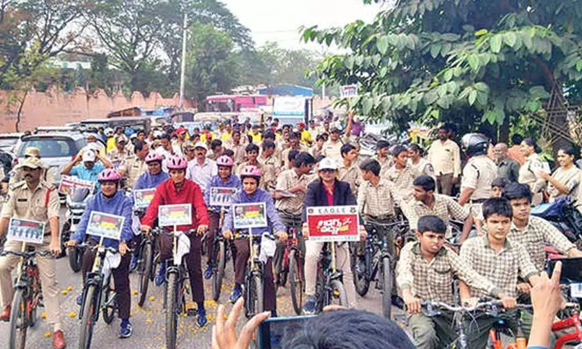 Day 5: Growing public support for ‘Drugs Pai Dandayatra’ Day 5: Growing public support for ‘Drugs Pai Dandayatra’