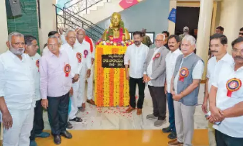 Ravi Narayan Reddy Award befitting for Justice Sudarshan Reddy: CM