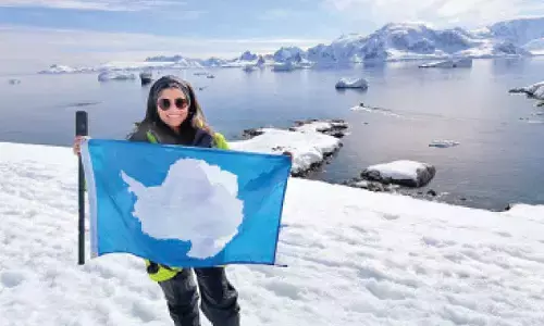 Wow!Two-time kidney transplant recipient scripts Antarctica history