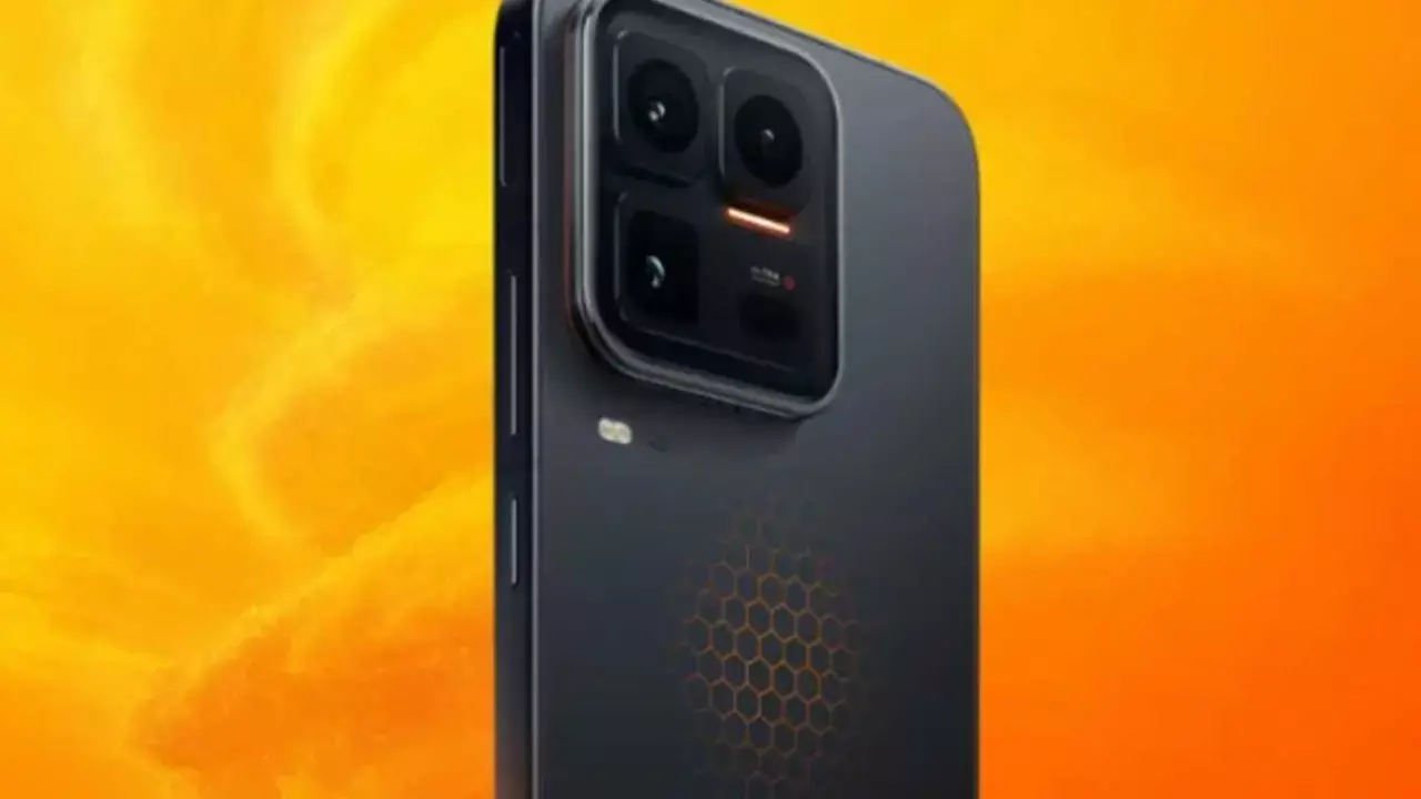 iQOO 15 Ultra Debuts With Built-In Cooling Fan, 7,400mAh Battery And 100W Fast Charging For Hardcore Gamers