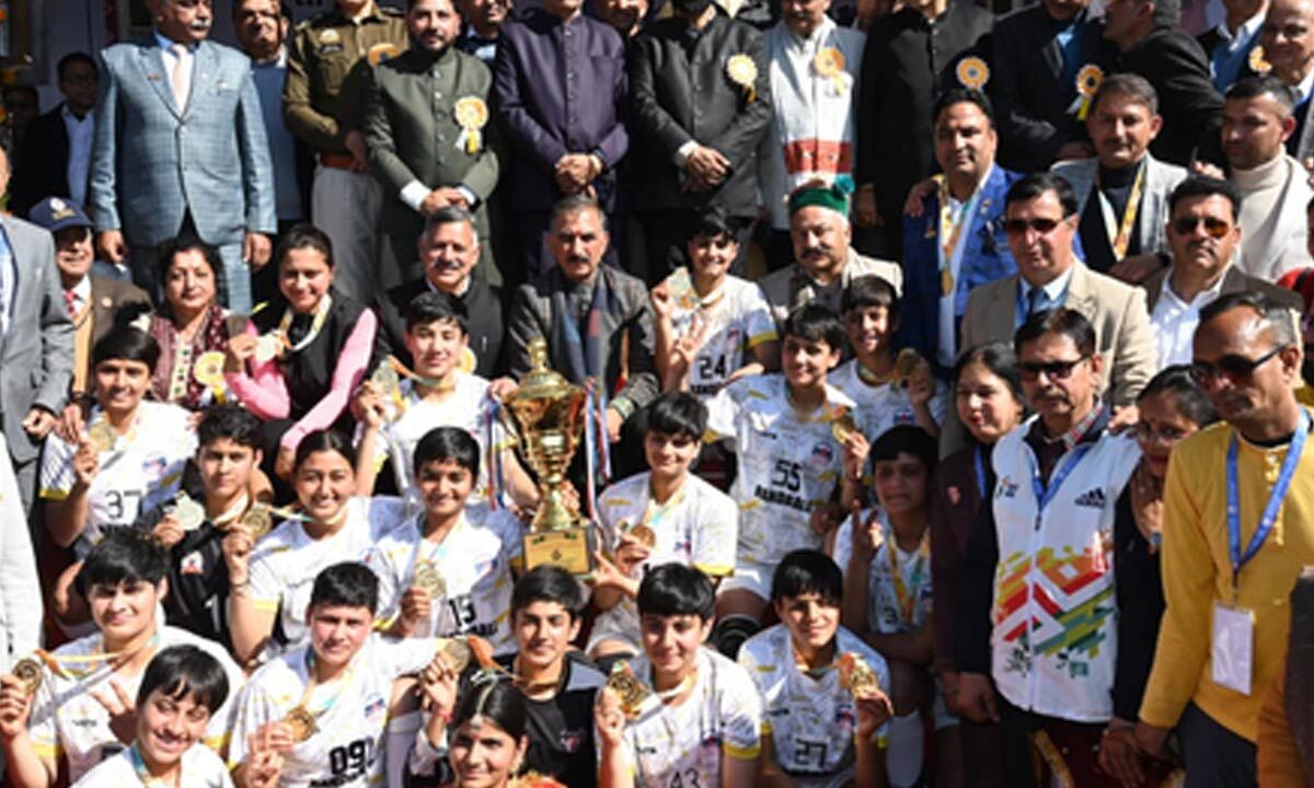 Himachal bans mobile phones by students in all schools from March 1