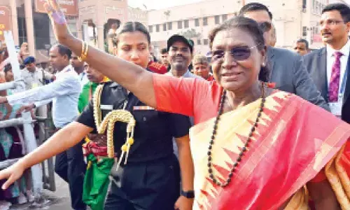 Prez offers prayers at Puri temple