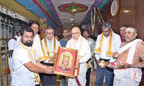 NITI Aayog CEO worships Goddess Kanaka Durga