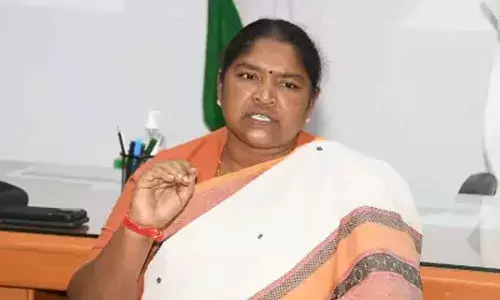 No gang rape at Medaram Jatara, says Seethakka