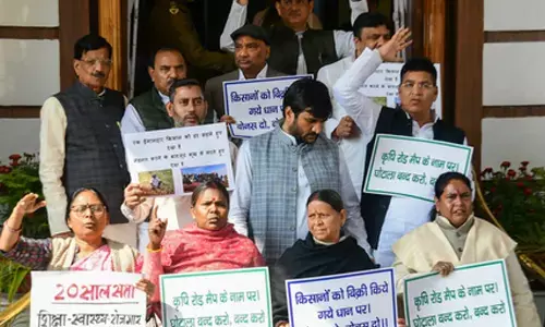 Oppn protests outside Bihar Legislative Council; Rabri Devi raises farmers issues