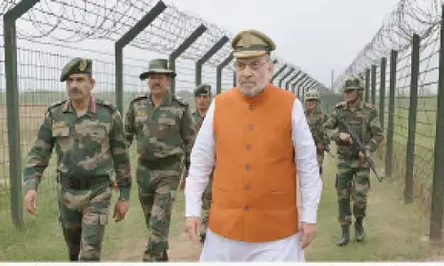 Shah visits forward area along IB in J-K’s Kathua