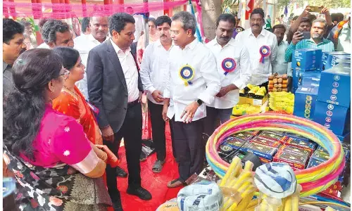 Students told to draw inspiration from great leaders