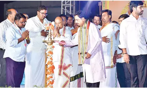 MLA Amilineni felicitates Garikapati