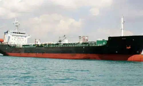 Indian Coast Guard busts international Oil-Smuggling Racket Off Mumbai, Seizes Three Vessels