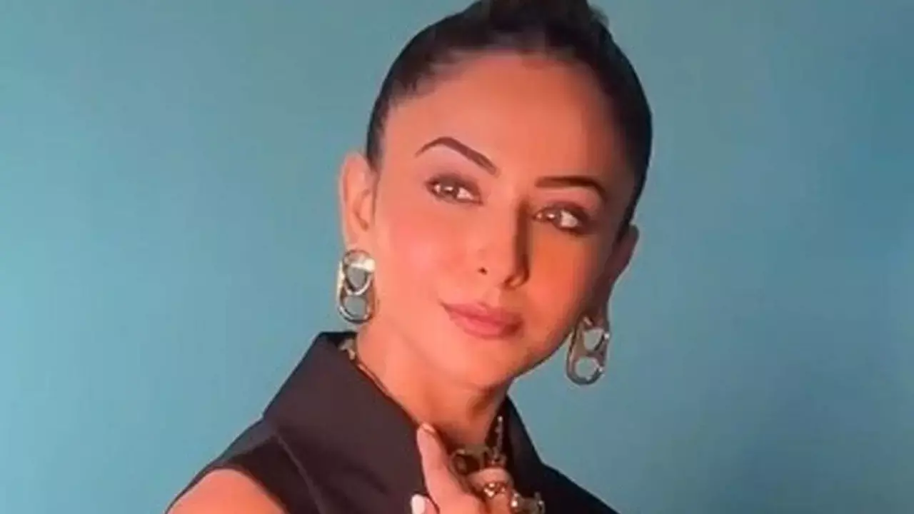 Rakul Preet Singh gives a glimpse of her rehearsal for Pati Patni Aur Woh Do song