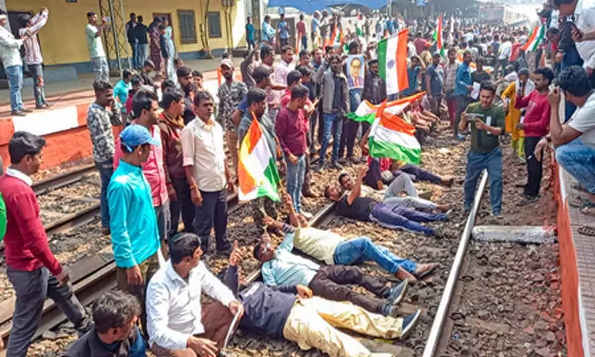 SC issues show-cause notice to Bengal DGP over alleged disruptions during SIR exercise SC issues show-cause notice to Bengal DGP over alleged disruptions during SIR exercise