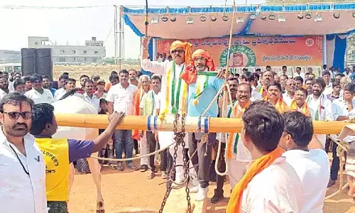 Cong leaders attend Thikka Veerayya Swamy jathara