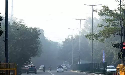 Delhi sees slightly warmer temperature, AQI remains in ‘poor’ category