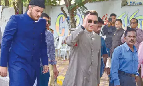 Reddys and Raos will come to us: Akbaruddin Owaisi