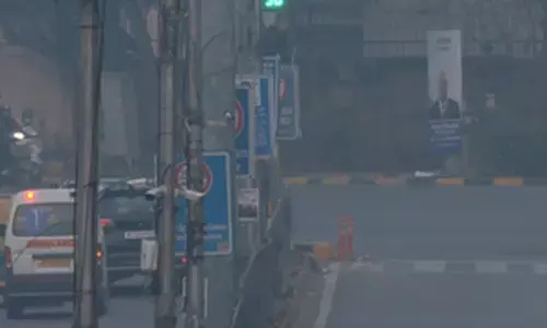 Delhi’s AQI remains ‘poor’; change in weather conditions as temperatures rise