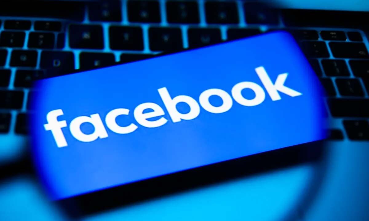 Facebook Adds AI-Powered Animated Profiles, Creative Backgrounds to Attract Young Users