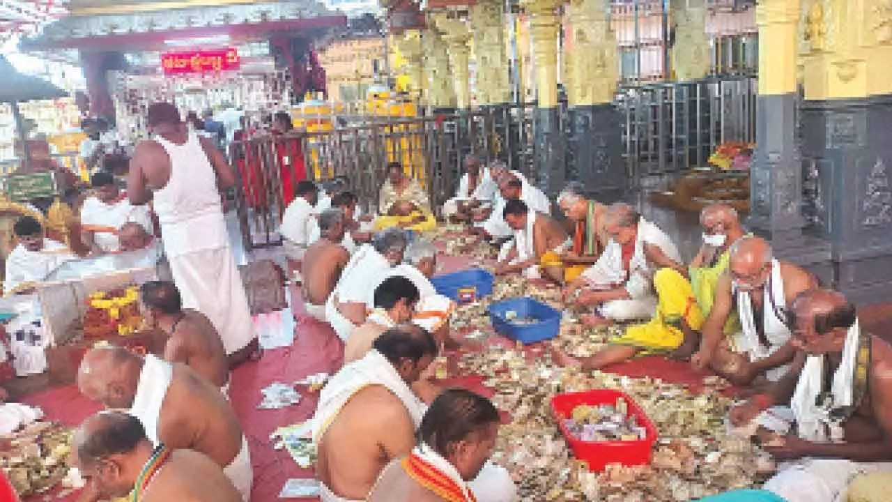 Sri Kanaka Mahalakshmi temple hundi nets Rs 30.10 lakh Sri Kanaka Mahalakshmi temple hundi nets Rs 30.10 lakh