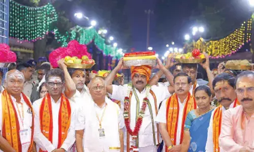 Silk robes presented at Srisailam for Maha Sivaratri Brahmotsavams