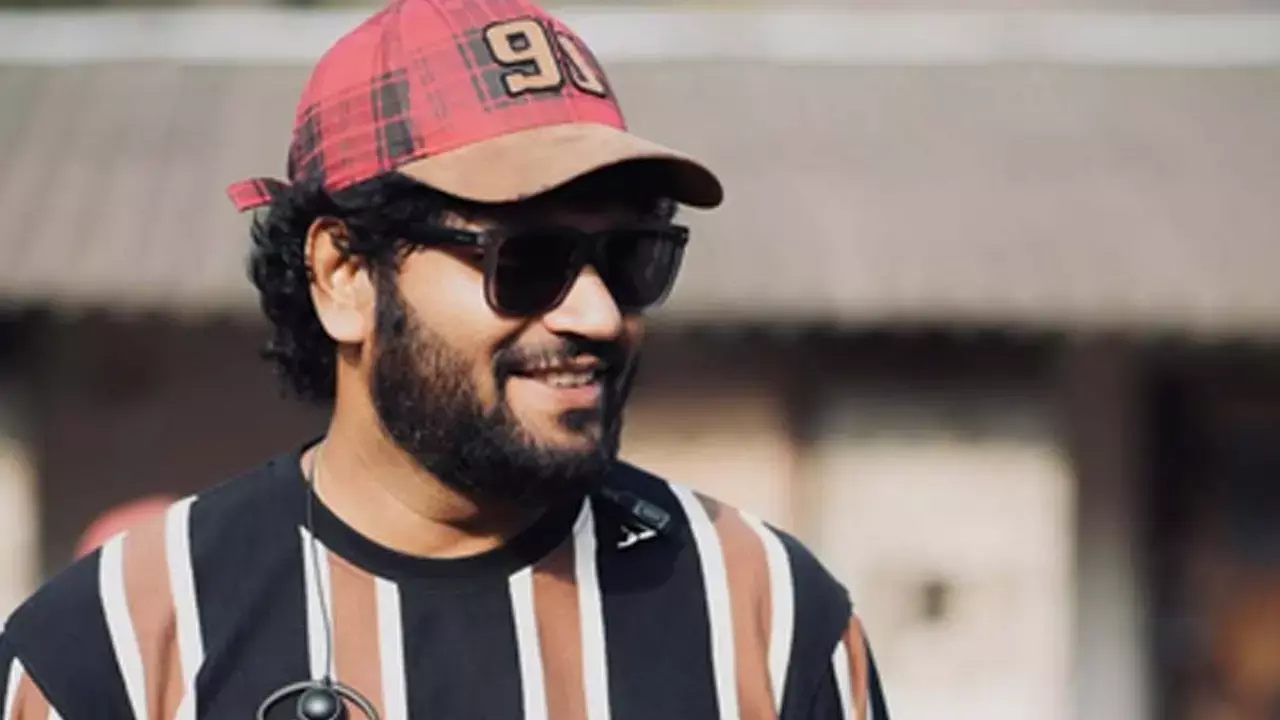 Dulquer Salmaans Aakasamlo Oka Tara in final phase, says Sujith Sarang