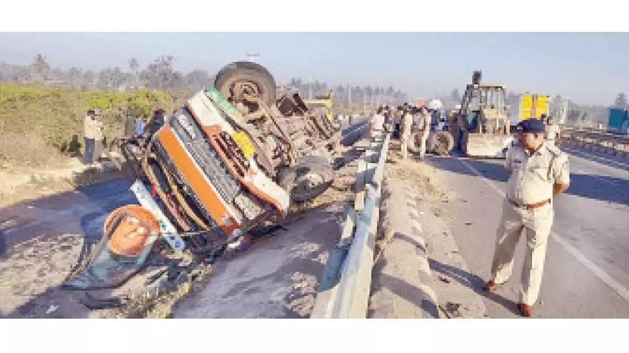 Youthful thrill ride ends in tragedy: Seven dead in Hoskote highway crash Youthful thrill ride ends in tragedy: Seven dead in Hoskote highway crash