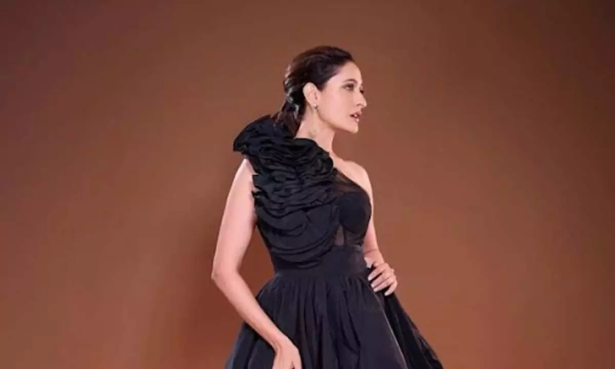 Pragya Jaiswal stuns in glam black look Pragya Jaiswal stuns in glam black look