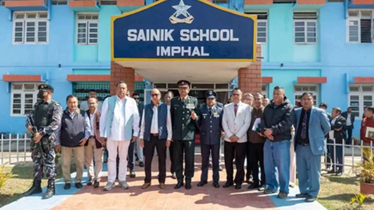 मणिपुर के मुख्यमंत्री ने इंफाल सैनिक स्कूल की राष्ट्रीय उपलब्धियों की सराहना की, बुनियादी ढांचे के लिए समर्थन का आश्वासन दिया...