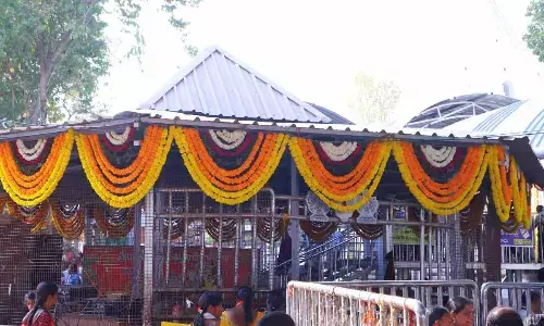 Ponnam Prabhakar presents silk robes to Bhimeshwara Swamy in Vemulawada
