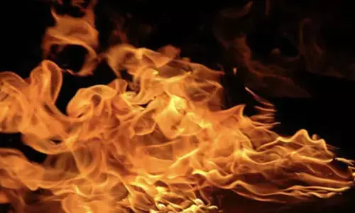Fire breaks out in train compartment in Bengal station, no one injured