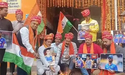 India-Pak T20 WC clash: From Bihar to Gujarat, excited fans cheer for Team India India-Pak T20 WC clash: From Bihar to Gujarat, excited fans cheer for Team India