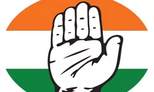 Battle for Karimnagar Corporation: Five corporators join Congress