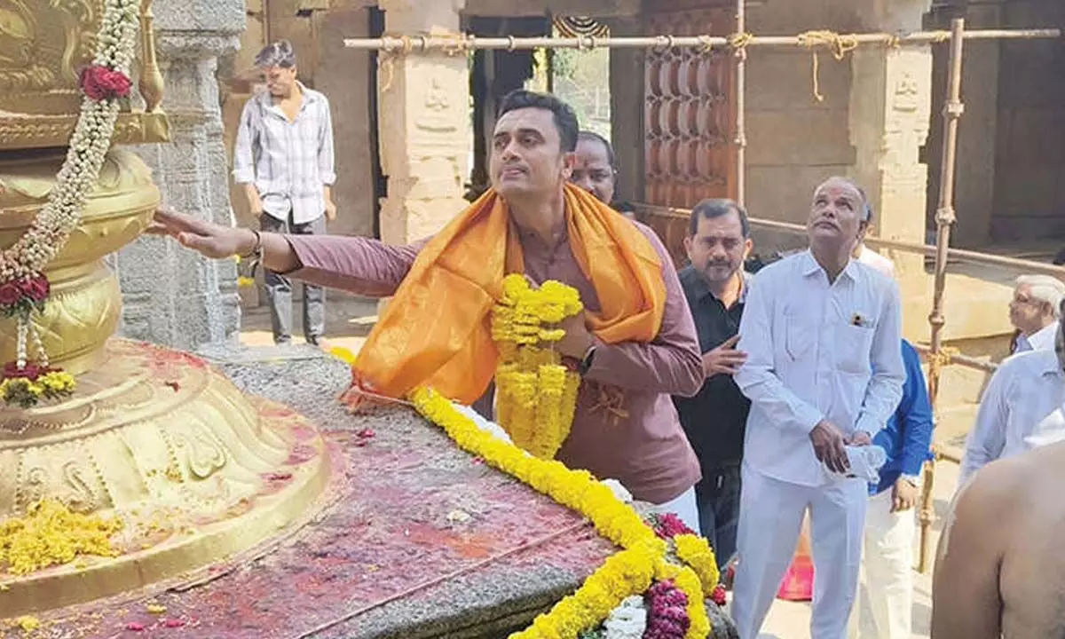 Collector participates in Maha Shivaratri celebrations Collector participates in Maha Shivaratri celebrations