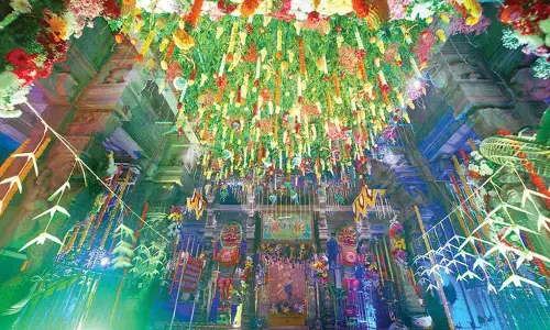 Heavy rush marks Maha Sivaratri at Srikalahasti temple Heavy rush marks Maha Sivaratri at Srikalahasti temple