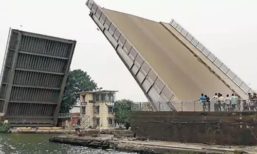Kolkata Port initiates major renovation project for iconic Bascule Bridge