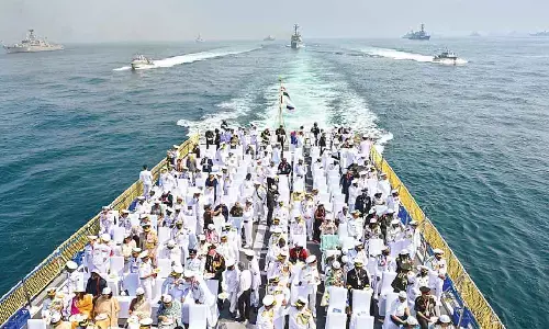 A sight to behold as 85 ships manoeuvre, over 50 aircraft dot skies for ‘IFR-2026’ A sight to behold as 85 ships manoeuvre, over 50 aircraft dot skies for ‘IFR-2026’