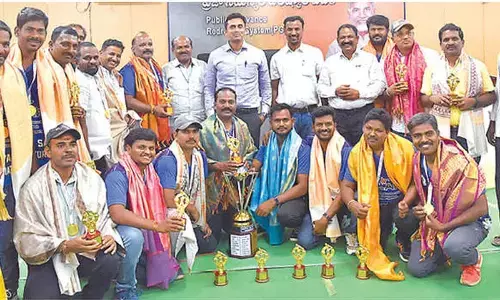 Sri Sathya Sai teachers’ cricket team felicitated
